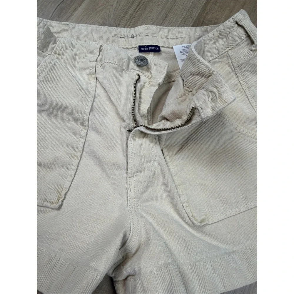American Eagle Super Stretch Corduroy Shorts‎ Women Size 12 Cream Ivory Mid Rise